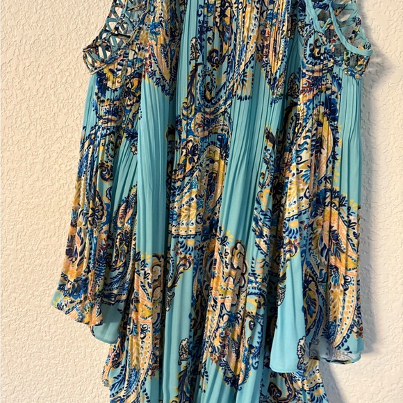 Midnight Velvet Teal Paisley Cold-Shoulder Pleated Blouse - Picture 10 of 16